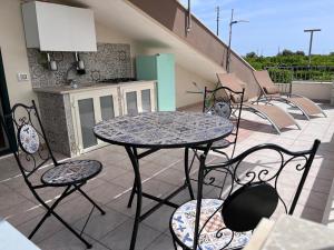 A balcony or terrace at Sicilian Garden