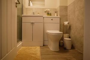 Ένα μπάνιο στο Luxury Apartment in Reading +19 φωτογραφίες
