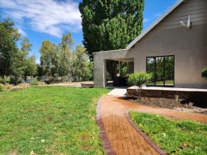 Aed väljaspool majutusasutust Plot 5 on the Vaal