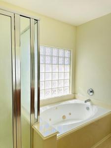 Ένα μπάνιο στο 迦南美地民宿