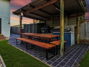 Fotografie z fotogalerie ubytování Skyes Beach House - 2 Spas, Sauna, Arcade Games v destinaci Malua Bay