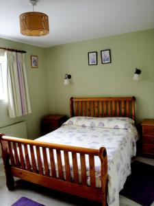 Letto o letti in una camera di Ardrinane House