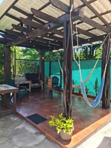 Aed väljaspool majutusasutust Casa-cabaña Jefe Indio /Playa Cacique