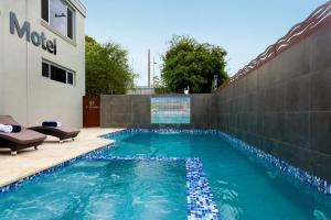 Bazén v ubytování Merewether Motel nebo v jeho okolí