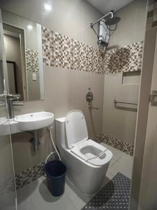 Ένα μπάνιο στο Hotel Sogo EDSA Shaw Blvd +18 φωτογραφίες