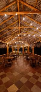Un restaurant u otro lugar para comer en Altos de San Rafael