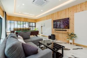 Μια τηλεόραση ή/και κέντρο ψυχαγωγίας στο JPPoolVilla