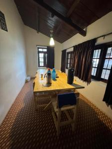 Khu vực ghế ngồi tại Sandy Holiday Home 5 Bhk