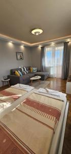 Katil atau katil-katil dalam bilik di Black Sea View - Luxory apartment by the sea