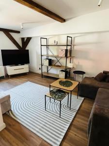 Μια τηλεόραση ή/και κέντρο ψυχαγωγίας στο Apartament Gorzów +13 φωτογραφίες