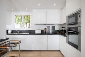 Galeriebild der Unterkunft Beautiful Villa with Sea View in Roquebrune-Cap-Martin in Roquebrune-Cap-Martin