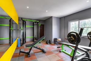 Fitness centrum a/nebo fitness zařízení v ubytování Clarks Inn Bhowali, Nainital