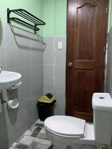 Ένα μπάνιο στο Liam's Homestay El Nido