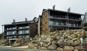 Afbeelding uit fotogalerij van Alpine Woodsmoke Apartments in Falls Creek