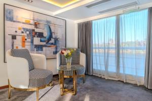 Кухня или мини-кухня в Savoy Yacht - Exclusive Nile Cruise from Luxor to Aswan
