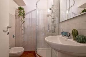 Ένα μπάνιο στο Villa Robi