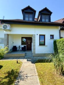 Budova, v ktorej sa apartmán nachádza