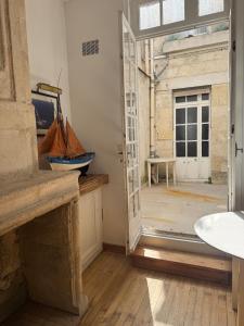 Φωτογραφία από το άλμπουμ του lieu cosy, Vieux Port à pied στη Λα Ροσέλ