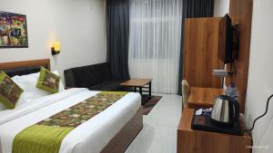AI 360 Degree Hotel客房内的一张或多张床位