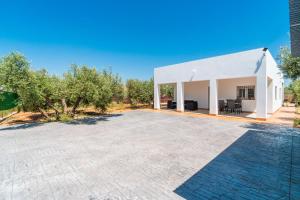 Villa mit Pool und Hof in der Unterkunft Casa Rural Olivera in La Puebla de Cazalla
