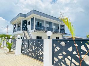 Το κτήριο όπου στεγάζεται  το διαμέρισμα