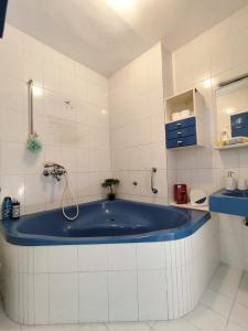 Ένα μπάνιο στο Apartment on the beach Perla Bianca +30 φωτογραφίες