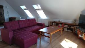 TV a/nebo společenská místnost v ubytování Ferienwohnung,Monteurwohnung Spreenhagen bei Berlin