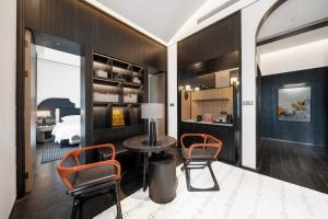 Η κουζίνα ή μικρή κουζίνα στο Louie Castle Sycamore Hotel