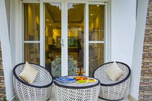 Jídlo v vily nebo okolí + 48 fotografií