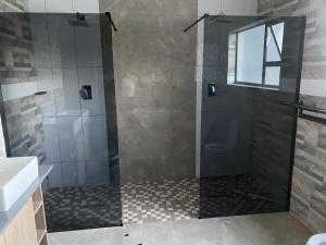 Phòng tắm tại 36 on EAGLE DRIVE