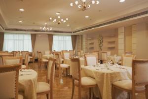 Restaurace v ubytování Royal Grand Suite Hotel