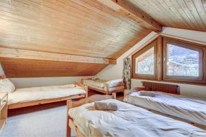 Fotografie z fotogalerie ubytování Self Catered Chalet with Indoor Pool v destinaci Essert-Romand