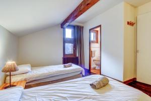 Fotografie z fotogalerie ubytování Self Catered Chalet with Indoor Pool v destinaci Essert-Romand