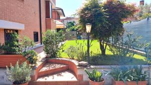 A garden outside Alloggio Gladiolo