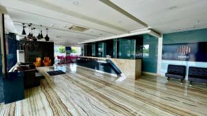 Posezení v ubytování HORU HOTEL MANGGA DUA SQUARE