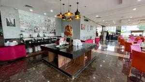 Restaurace v ubytování HORU HOTEL MANGGA DUA SQUARE