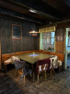 Fotografie z fotogalerie ubytování Die Herrgottschnitzerhütte am Wechsel v destinaci Neuwald