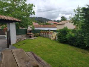 Gran Pedroso de Llanes外面的花园