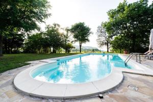 Πισίνα στο ή κοντά στο Villa Calibani +3 φωτογραφίες