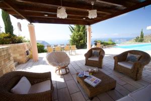 The swimming pool at or close to Ellis Villas Még 37 kép