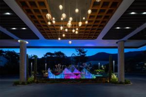 トルバにあるVogue Hotel Supreme Bodrumの大きな建物 +102枚の写真