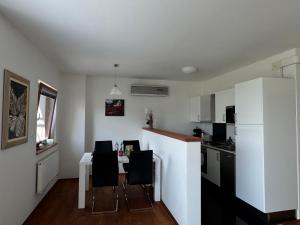 Cucina o angolo cottura di Magic View Apartman Vyhlidka