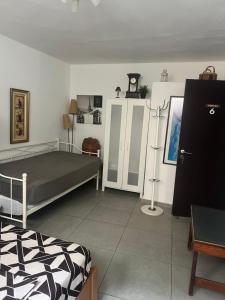 A kitchen or kitchenette at Centrally Located Private Rooms