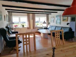 Χώρος καθιστικού στο Holiday Apartment With Sea View, Near The Beach