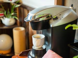 Kemudahan buat kopi dan teh di Yusenso
