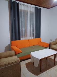 Posezení v ubytování Karaj Apartments