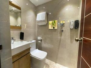 Koupelna v ubytování Budhanilkantha Homestay