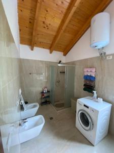 Kupatilo u objektu Benjys Vila