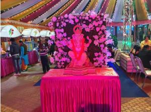 Επισκέπτες που μένουν στο Gurukripa Marriage Hall, Asansol