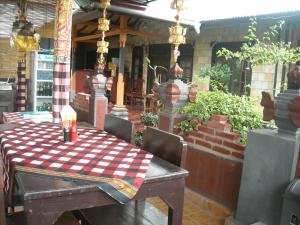 Restaurace v ubytování Warung Jojo and Homestay